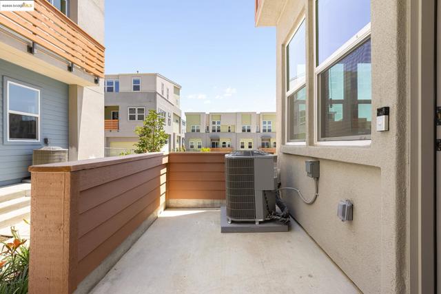 28946 Parkridge Lp, Hayward CA: https://media.crmls.org/mediaz/f6ae276c-89c0-4a0f-9087-3898798ebde8.jpg
