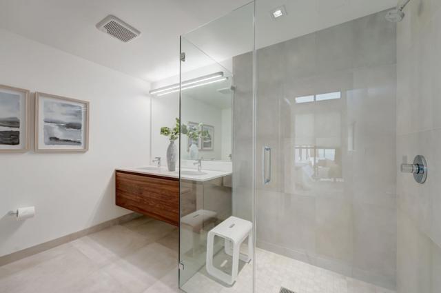 Image 17 of 42 For 815 Tennessee Street 505