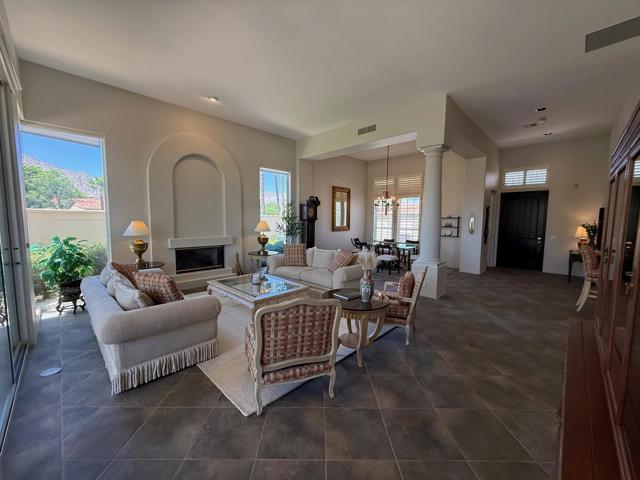 79765 Tangelo, La Quinta CA: https://media.crmls.org/mediaz/f6ae75ef-9e21-47a2-81e3-4972d32f69dc.jpg