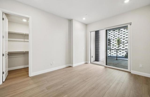 2425 Willow Way, San Mateo CA: https://media.crmls.org/mediaz/f6aeae5f-3559-4c3e-8b63-93e0bd0ab1dd.jpg