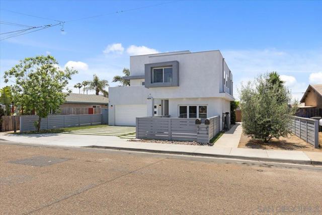 914 10th St, Imperial Beach CA: https://media.crmls.org/mediaz/f6aeb492-8ee8-480e-a18c-b389927bff68.jpg