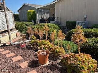 75 Poinsettia Gardens Drive, Ventura CA: https://media.crmls.org/mediaz/f6aedf78-45ed-4f8e-a08e-444b54d7c1aa.jpg