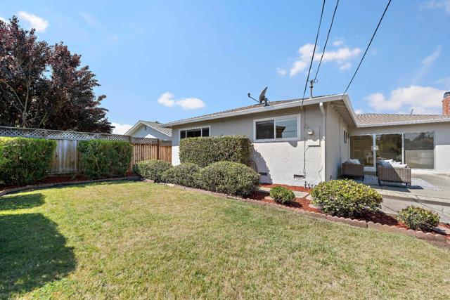 920 Longwood Lane, San Jose CA: https://media.crmls.org/mediaz/f6aee220-8685-42ed-bc49-7f6f7d0cd7ec.jpg