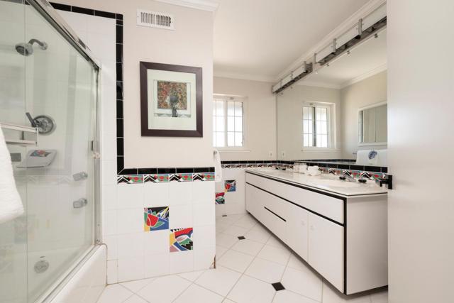 2721 Comstock Circle, Belmont CA: https://media.crmls.org/mediaz/f6af7e84-0fa0-46f7-b966-02c9496256be.jpg