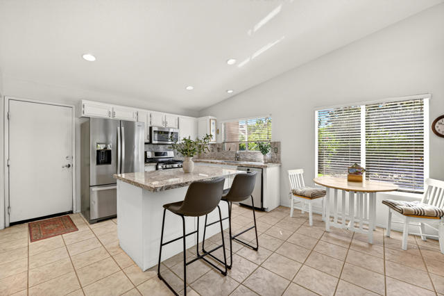 Image 11 of 32 For 81064 La Reina Circle