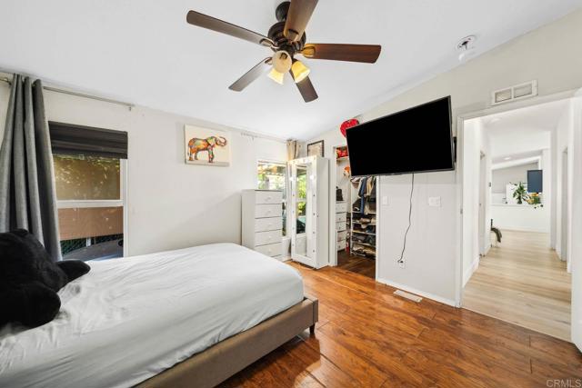 402 63Rd Street, San Diego CA: https://media.crmls.org/mediaz/f6b0e5cc-5a96-4290-b359-a547ec8f119d.jpg