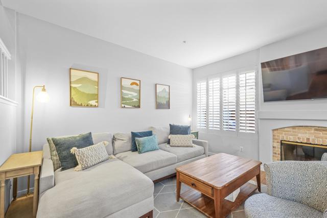 11378 Via Rancho San Diego, El Cajon CA: https://media.crmls.org/mediaz/f6b0f9b7-e319-46a0-bb56-0fa4c0d76dd7.jpg