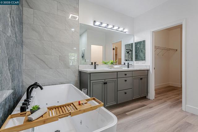 2511 Soren Way, San Ramon CA: https://media.crmls.org/mediaz/f6b11b0f-3e91-4e66-8f4d-a38979a59716.jpg