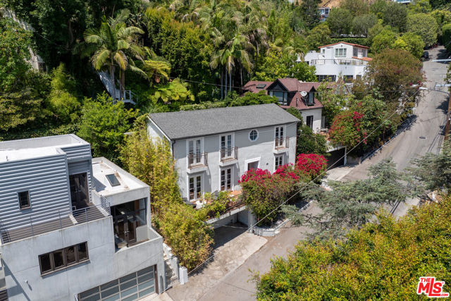 1531 Marmont Avenue, Los Angeles CA: https://media.crmls.org/mediaz/f6b16196-565e-4079-9802-2c2b8ec4bfe8.jpg
