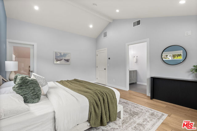 8005 Georgetown Avenue, Los Angeles CA: https://media.crmls.org/mediaz/f6b171ec-b604-45eb-b861-30d90f22279b.jpg