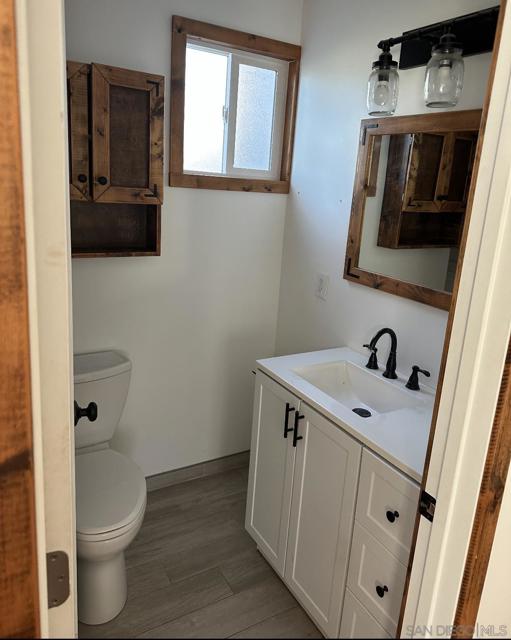 701 Valley Ave, Solana Beach CA: https://media.crmls.org/mediaz/f6b21df1-6bb8-4741-b220-b142ddbf96ee.jpg