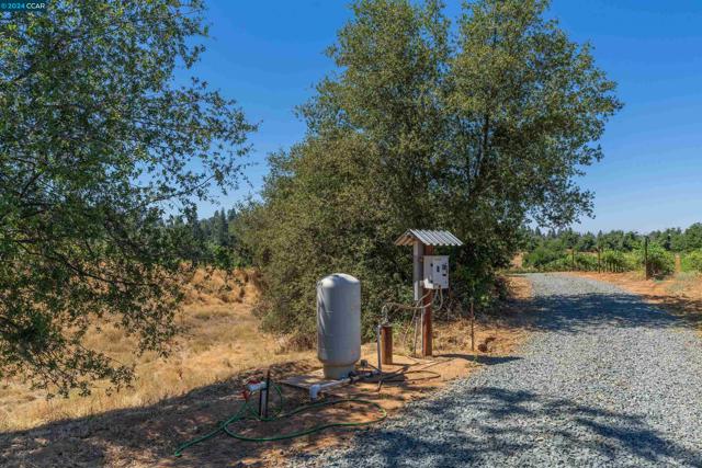 Image 12 of 14 For 20550 Ostrom Rd.