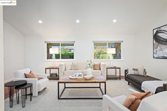 5136 Rain Cloud Dr, Richmond CA: https://media.crmls.org/mediaz/f6b352d5-39b8-4535-80a8-0244e86593dd.jpg