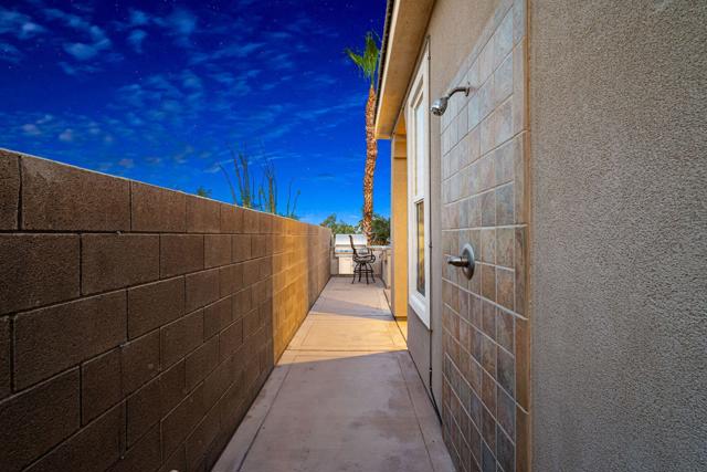 81297 Cantor Court, La Quinta CA: https://media.crmls.org/mediaz/f6b45a2c-c48e-4b76-bc4d-481be34a83bd.jpg