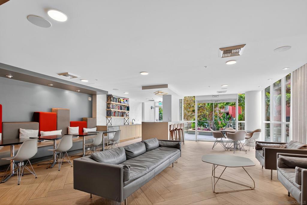 MLS #250033334SD img 17