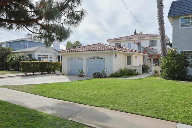 638 Margarita Ave, Coronado CA: https://media.crmls.org/mediaz/f6b5847b-0c76-41f1-a2d3-5824bbb1f19e.jpg