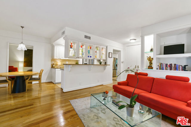 1131 Alta Loma Road, West Hollywood CA: https://media.crmls.org/mediaz/f6b585fe-88e7-4b53-aafb-ed01cf1c8a1b.jpg