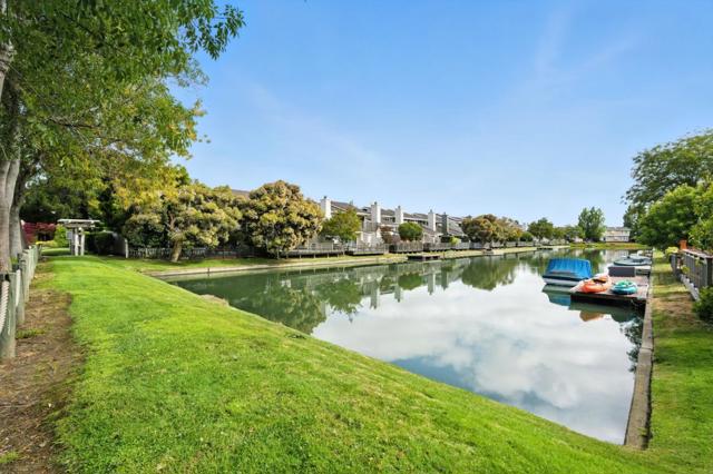 588 Marlin Court, Redwood City CA: https://media.crmls.org/mediaz/f6b66608-153d-41c7-9227-a1834127fbc1.jpg