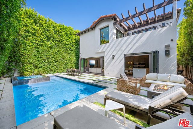 741 N Vista Street, Los Angeles CA: https://media.crmls.org/mediaz/f6b6dbad-3913-42a4-805f-d503e2926a20.jpg