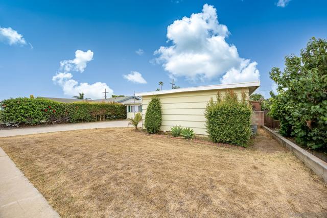 1264 Gaywood St, San Diego CA: https://media.crmls.org/mediaz/f6b6df63-6633-41de-a402-ff9bd4b06f17.jpg