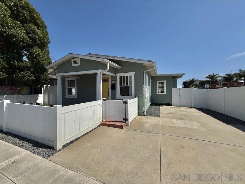 2503 Lincoln Ave