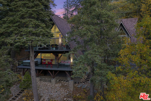 161 Rocky Point Road, Lake Arrowhead CA: https://media.crmls.org/mediaz/f6b718d1-7843-4e41-bbd3-bb436cdb1755.jpg