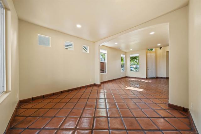 32991 Adelante St, Temecula CA: https://media.crmls.org/mediaz/f6b77b49-4812-41fb-b5f5-807163521389.jpg