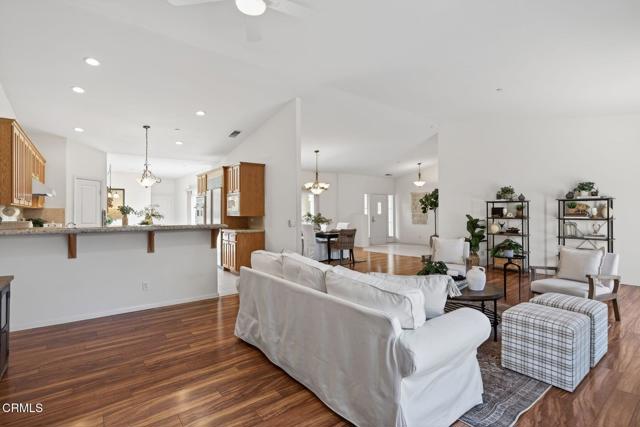 Detail Gallery Image 12 of 46 For 341 Roosevelt Ave, Ventura,  CA 93003 - 3 Beds | 3 Baths