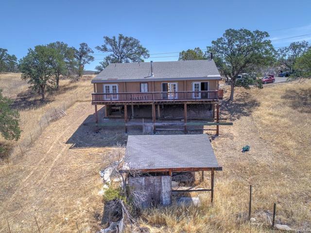 2399 Indian Hill Road, Clearlake Oaks CA: https://media.crmls.org/mediaz/f6b7f785-f958-461a-bfa7-8b09bd9f801f.jpg