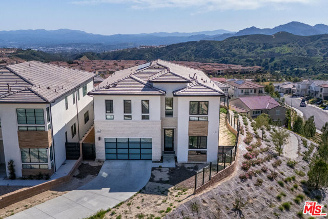 20668 W Hummingbird Court, Porter Ranch CA: https://media.crmls.org/mediaz/f6b834a6-974d-4b1d-93a2-509f5bd2d9ff.jpg