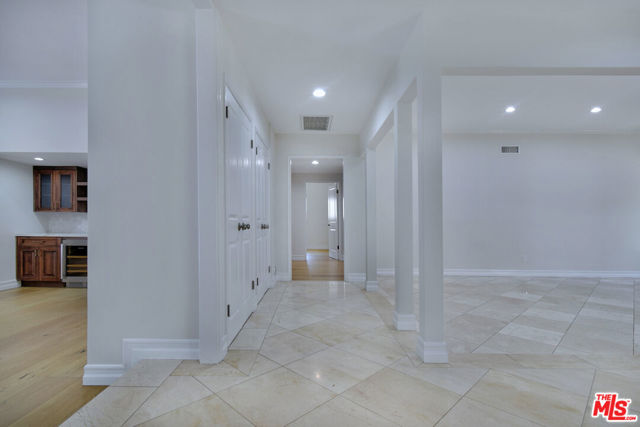 23637 Park Belmonte, Calabasas CA: https://media.crmls.org/mediaz/f6b89fd4-4cac-44d0-848c-fa40239c037b.jpg