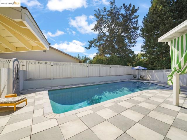 Image 41 of 48 For 8 Skander Ct