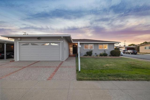 1371 Claudia Avenue, San Mateo CA: https://media.crmls.org/mediaz/f6b917f2-efcb-4b20-9901-83ed3c0f3a27.jpg