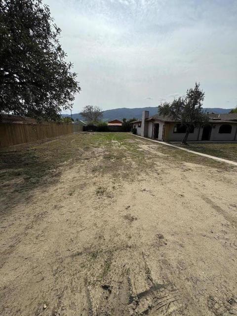 36176 Mile End Road, Soledad CA: https://media.crmls.org/mediaz/f6b99add-c409-490d-a444-773f20655145.jpg