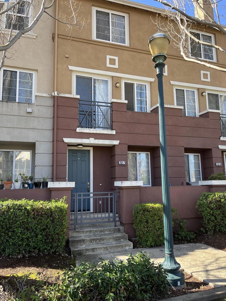 752 City Walk Pl #7