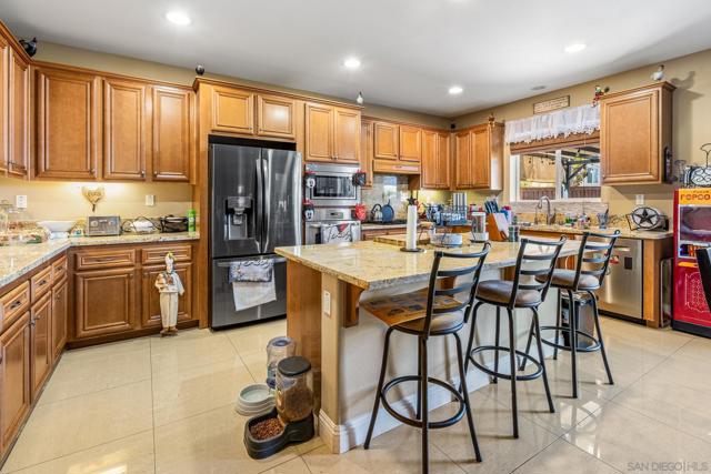 1299 Bellingham, Oceanside CA: https://media.crmls.org/mediaz/f6b9bdaa-89e1-4b0a-aa7f-c0f846fff48c.jpg