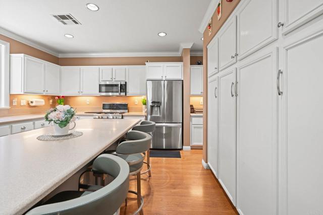 5191 Cobalt Way, Oceanside CA: https://media.crmls.org/mediaz/f6ba9a10-6a04-4c9c-a89e-0c47cb169e14.jpg