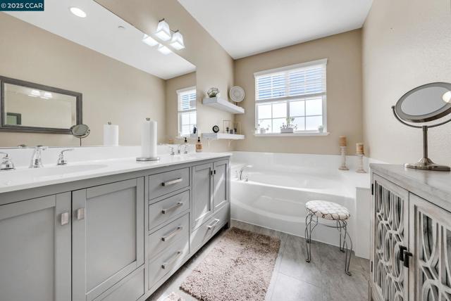 1037 Gridley Dr, Pittsburg CA: https://media.crmls.org/mediaz/f6bb0eea-e805-4ed8-a374-cc7778ca7f28.jpg