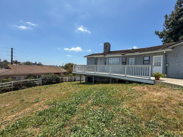 3048 Jason Road, Fallbrook CA: https://media.crmls.org/mediaz/f6bb59fa-820f-4bbc-aa97-9d54fa2fd1e5.jpg