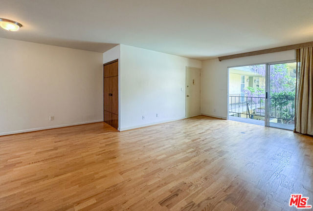 2311 4th Street, Santa Monica CA: https://media.crmls.org/mediaz/f6bccf04-96f6-4dd8-9e4e-59e14b07d5a7.jpg