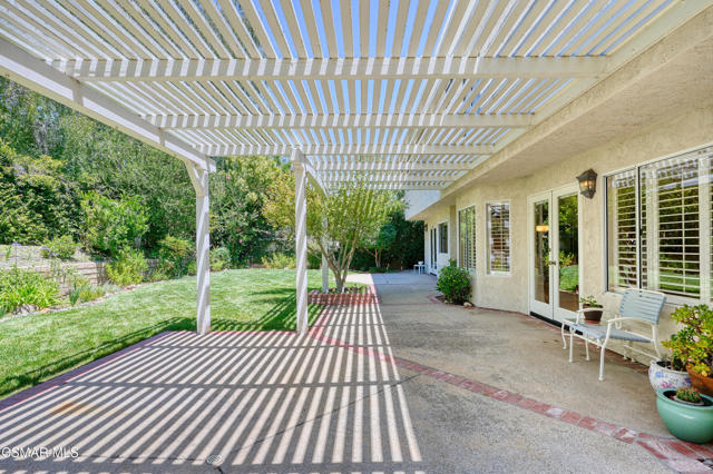 3041 Three Springs Drive, Westlake Village CA: https://media.crmls.org/mediaz/f6bdc305-1b87-4d63-84ec-af76e820dc15.jpg