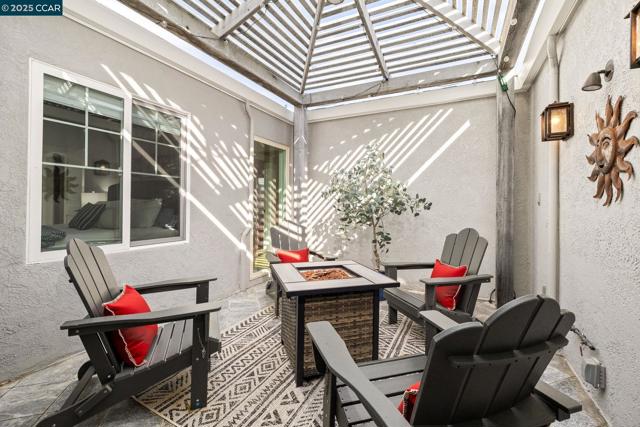 685 Saint George Rd, Danville CA: https://media.crmls.org/mediaz/f6bddc28-7ec2-4063-a424-86a15114d5bc.jpg