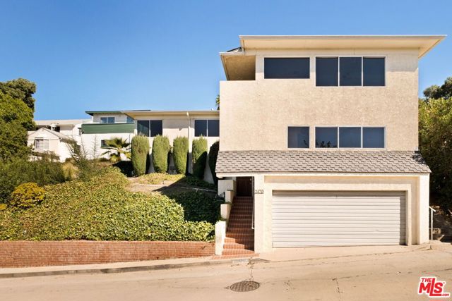 2470 Micheltorena Street photo 2