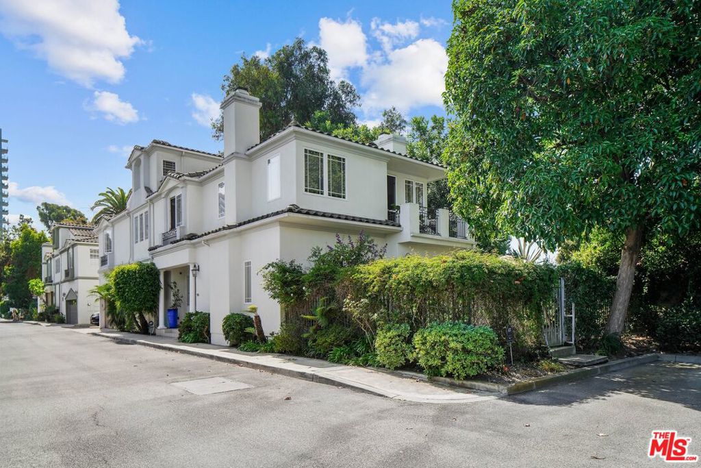 980 Harbor Crossing Lane