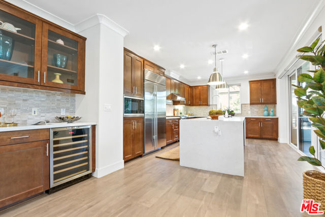 ENTER KITCHEN/DRY BAR/WINE FRIDGE