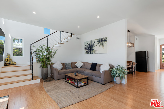 7447 W 81ST Street, Los Angeles CA: https://media.crmls.org/mediaz/f6bf48ac-38a4-4786-99f2-b26feb4598bc.jpg