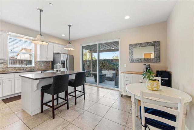 1600 Panorama Drive, Hollister CA: https://media.crmls.org/mediaz/f6bf4c98-7175-447a-935d-b7b4c374356a.jpg