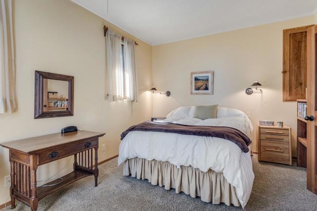 35750 Mountain Circle Drive, Julian CA: https://media.crmls.org/mediaz/f6bf6f46-d714-4247-acae-b79bad8890dc.jpg