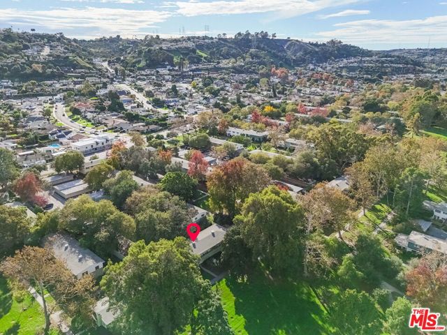 5172 1/2 Village, Los Angeles CA: https://media.crmls.org/mediaz/f6bfec61-611d-40ac-843f-72e41299f272.jpg