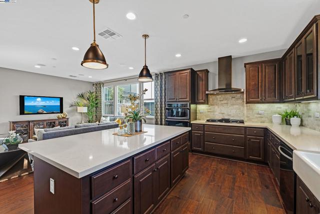 883 Barney Com, Livermore CA: https://media.crmls.org/mediaz/f6bfeeb4-eb76-4d71-ae72-2f8cf6369fa5.jpg